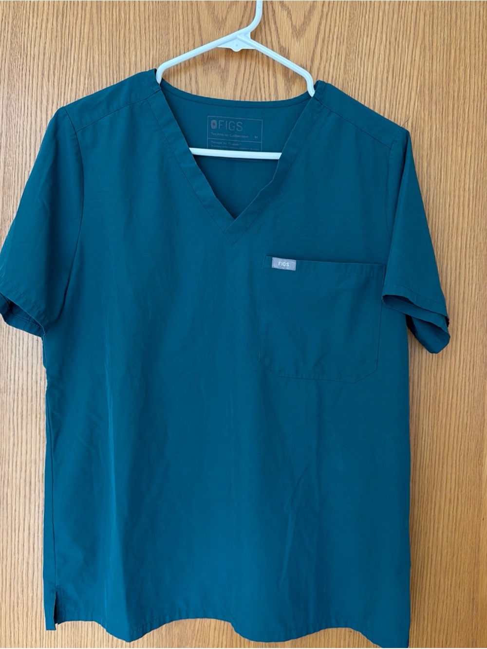 FIGS Women’s Forest Green Catarina One Pocket Scrub Top Size M Medical
